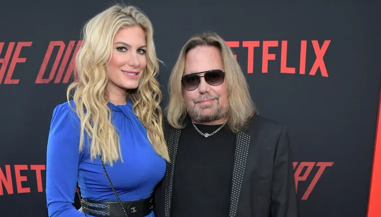 Vince Neil’s Girlfriend Rain Hannah Injured In Plane Crash